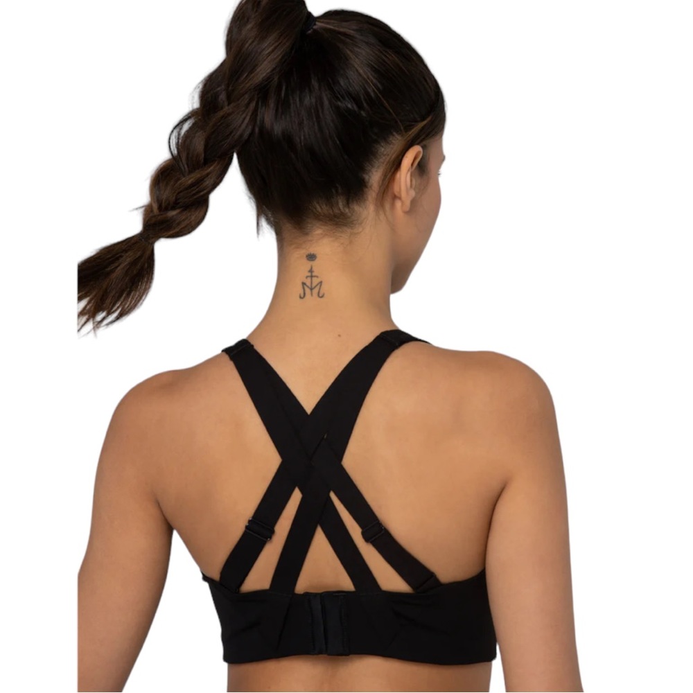 Women's Black Cross-Back Sports Bra